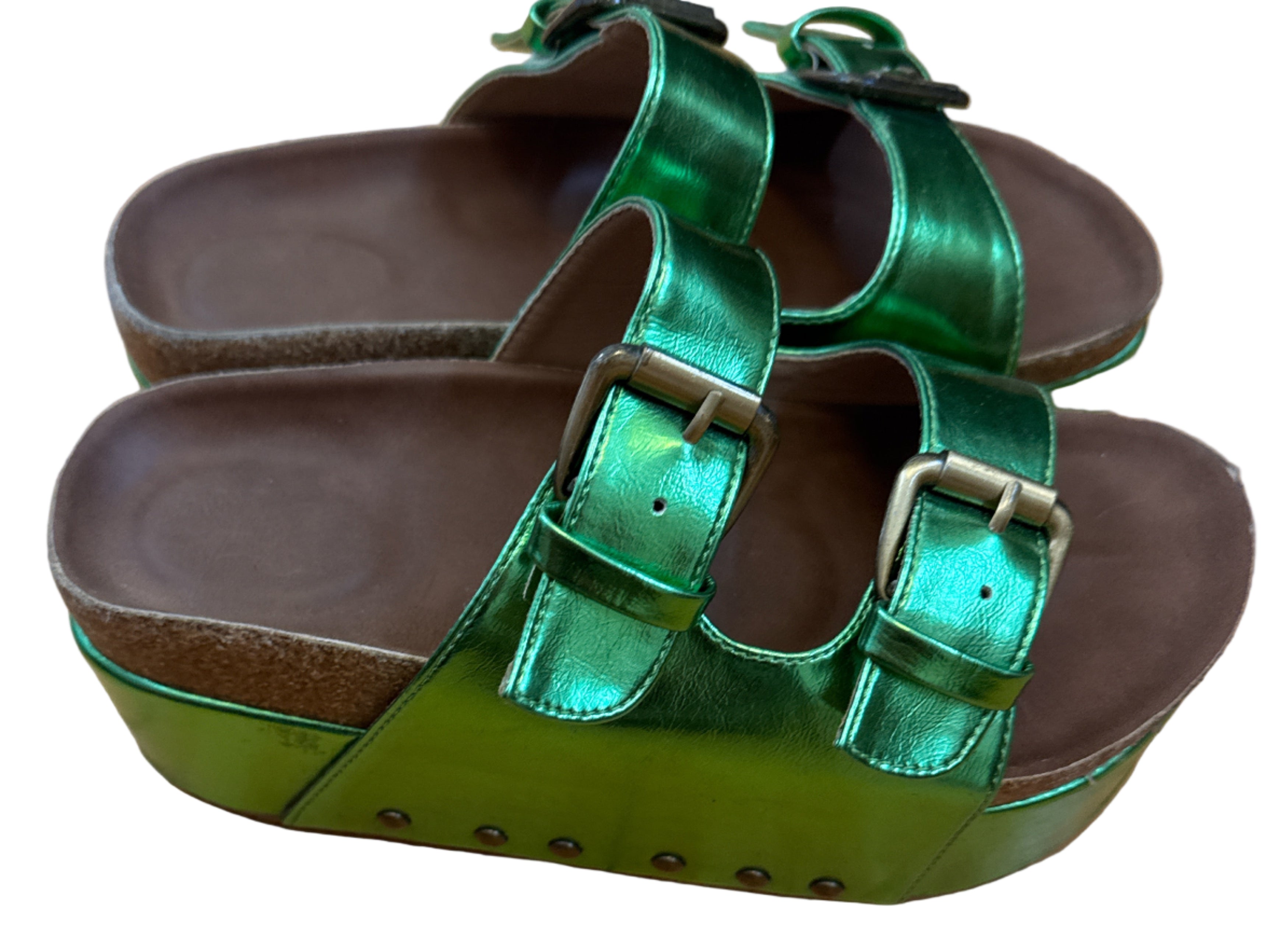 Green metallic platforms